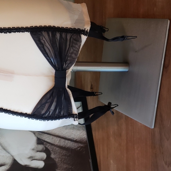 Victoria's Secret teddy - Picture 6 of 6